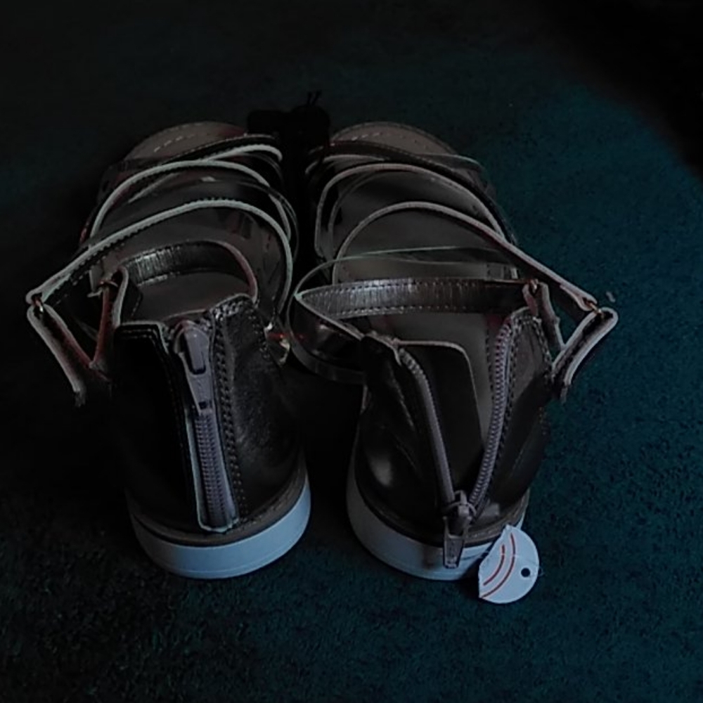 Sandals - Picture 3 of 6
